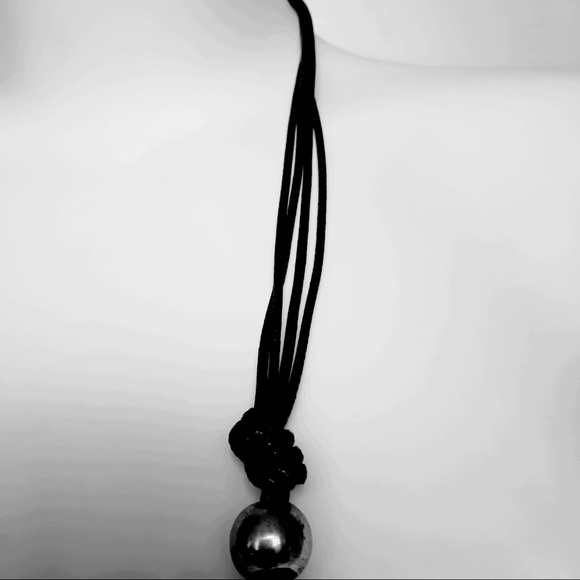 2 x $20‼️ ENAMEL METAL PENDANT. Leather Black Necklace. Brand New - Picture 5 of 8